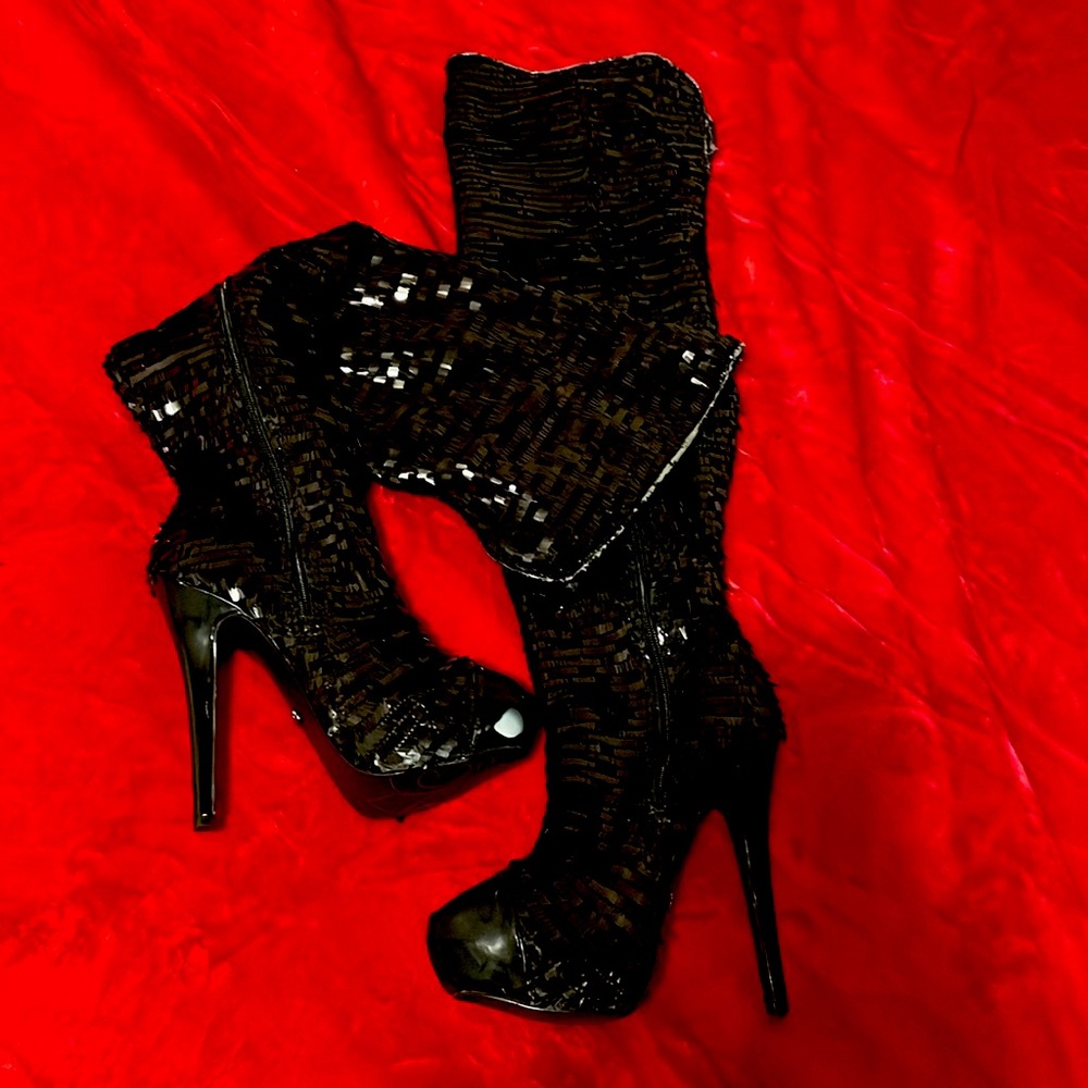 Sparkle on the dance floor or while you make your ex jealous. Dereon stiletto